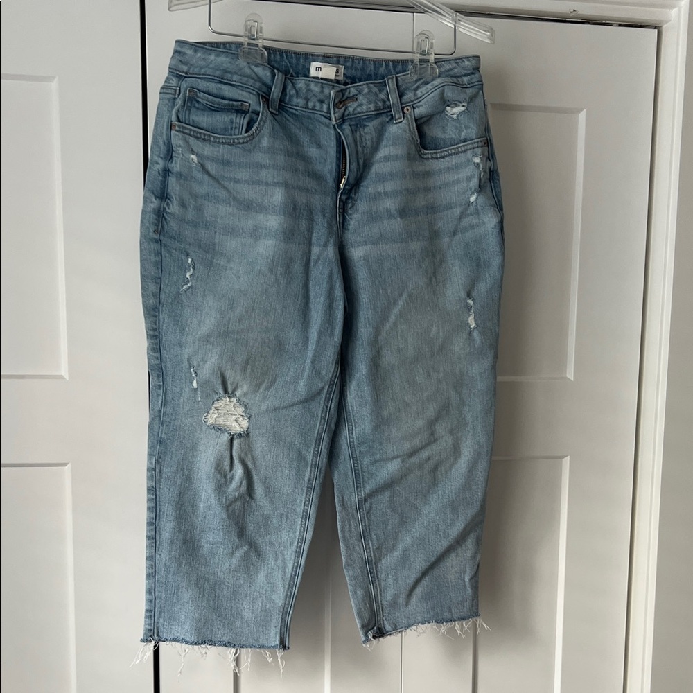 Maurice’s Distressed Light Blue Denim Jeans capris 14